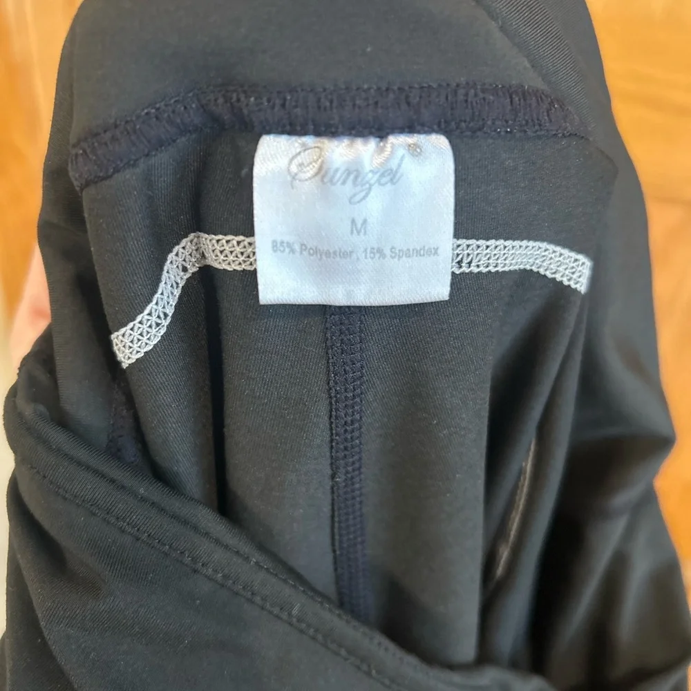 Women’s Leggings size M - Picture 3 of 3